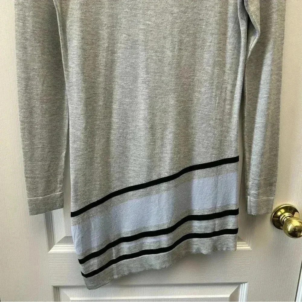 Ricki’s Grey V Neck Sweater Asymmetrical Hem Blue Black Stripes XS - Picture 11 of 13